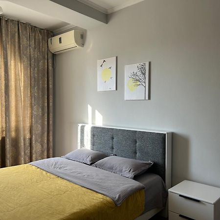 Aura On Turusbekova Street 124 Leilighet Bisjkek Eksteriør bilde